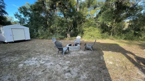 Adorable Cottage Next To Rainbow River & Blue Run!