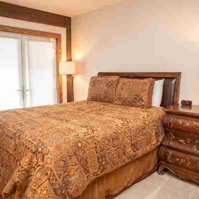 6 Chambertin Townhomes 4 Bedroom Townhouse by RedAwning Rooms