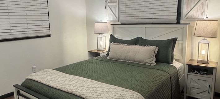 Cozy 2Br • Firepit • Minutes to Downtown & UW Campus • Near Lake Winnebago Hoteles en Oshkosh