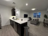 Welcome to outlet Charming townhome with WiFi and AC & more in enjoyable Bayonne - Homestays