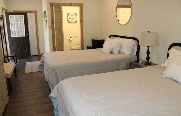 Adorable Molly B Cabin 1-bedroom 1-bath w/parking/WiFi/AC
