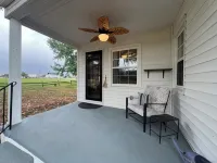Charming 2-bedroom cottage just off i71 near Kings Island and Lebanon - 4-Star
