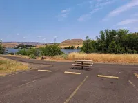 Comfort & River Views! 2-bedroom house in charming Asotin, Washington. - 3-Star