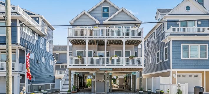 Ortley Beachside Bliss - Private Balcony - 1 Block to Beach Hotels in Toms River