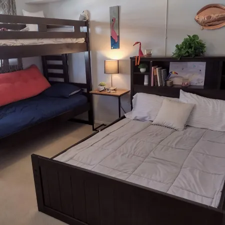 Pelican Inlet - Cozy Beach Condo!1 block from the beach! Sleeps 6. Pool/Tennis