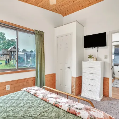 ⛰️Peaks of Pipestem ⛰️Brand new listing with all NEW furnishings