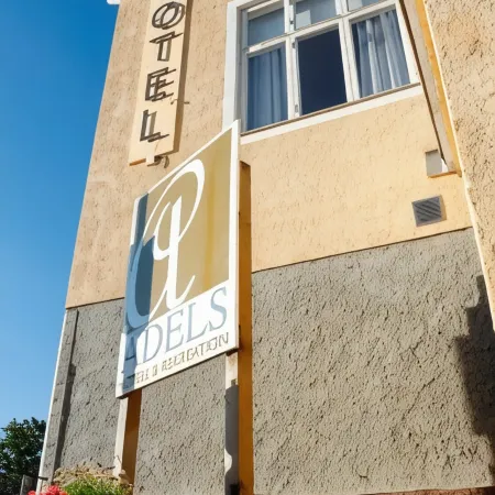 Adels Hotel