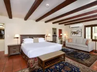 Lodge on the Desert Hotels near Centennial Hall