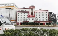 Windsor Royal Hotel - Bãi đậu xe