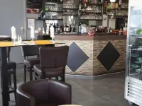 The Originals Boutique, Hôtel le Marignan,Le Havre Centre Gare - Bares