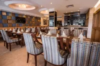 Glades Hotel