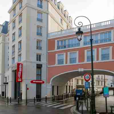 Residhome Puteaux la Defense Hotel Exterior