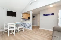 Hampton Beach Seaside Villa Unit 2 - Bungalows