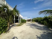 Barefoot Beach - oceanfront beach house w/ private beach, sunrise & sunset views - 무료 와이파이