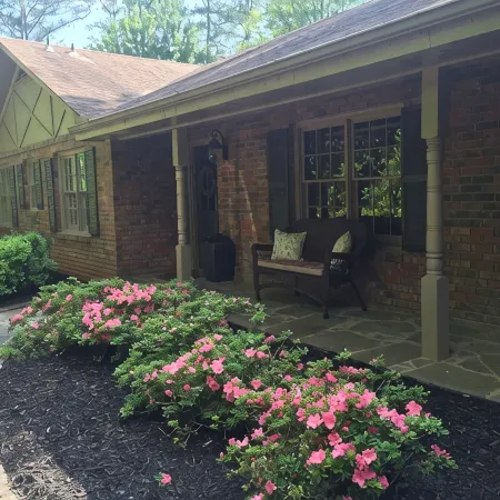 Luxury Stay on a Lake Open Plan•Huge Kitchen•Games Rm Bar•Firepit Luxury•Bedding