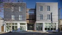 The Iris - Boutique