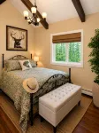 Pond-Side Chalet • Private Beach • Canoe & Kayak • Sleeps 7 • Near Storyland - Wi-Fi