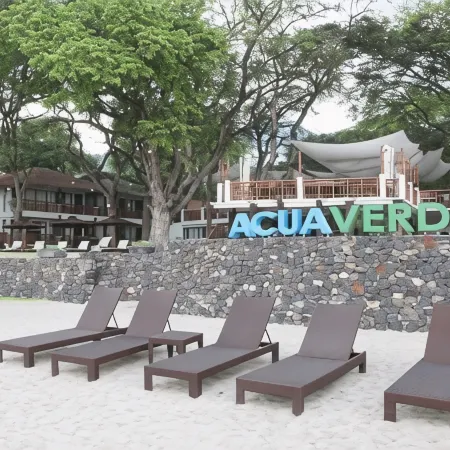 Acuaverde Beach Resort