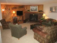 Short Walk to Restaurants, Shopping, Skiing / Special Pricing - 2-Star