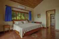 Ocean view home in Dominical w/ pool & WiFi / 8p - 3-Star