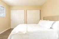Walkable condo in heart of vibrant D/n Redmond,  m/s from Microsoft, woodinville
