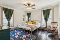 Spacious Home Chef's Kitchen, BBQ Grill, 5 Min Cle Clinic, Hot Tub, ADA, King - Jacuzzi