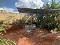 STUDIO  Walking distance to beach.