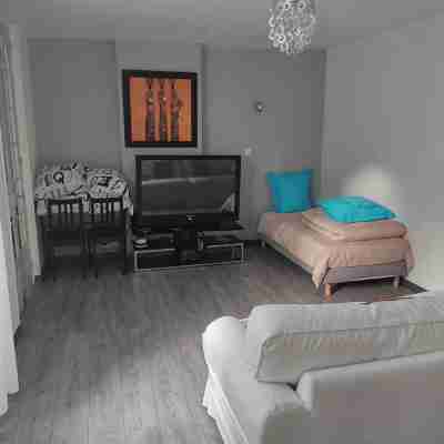 Newly renovated apartment in manor house, very close to town center Rooms