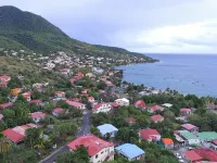 Charming, Quiet F3 in Petite Anse - Beach 300 m Away Hoteles en Les Anses d'Arlet