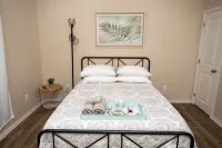 Gorgeous Pet Friendly Townhome: Clean and Spacious With Private Terrace! - 4-Star