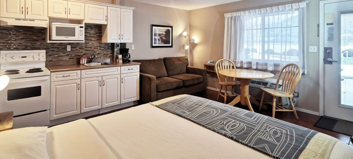 Sandy Beach Suites Hotel di Osoyoos