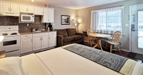 Sandy Beach Suites - Moteles