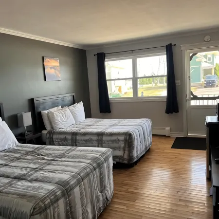 Briarwood Coastal Cottages & Lodge