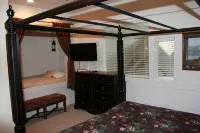 Ski in-Ski out direct to lift, New hot tub, wi-fi, Big Sky, Mountain views