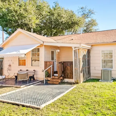 Beautiful Boho Bungalow - New Renovation