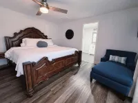 Vero Beach Paradise Unit 2 - 2 BR Pool Home Close to Airport, Downtown & Beaches - 4-Star