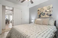Serene Vacation Home - Trails, Golf & Dining!