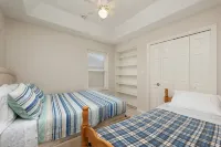 Waterfront 4-bedroom Private Single-family House/Villa - balcony