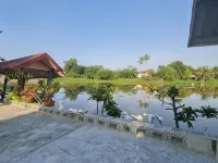 พันพิศาข์ รีสอร์ท โรงแรมในอำเภอ สามชุก