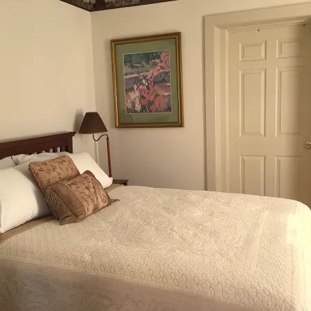 Charming,Cozy, Cottage - French Lick Quarters - Walk Casino/Resort, Pubs, Etc