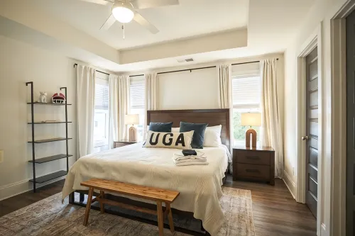 Athens Luxury - King Master ~ 3Bdrm Home ~ 1 mile to Downtown ~ Minutes to UGA - Kitchenette