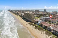 Private Home,4300Sqft,Direct Beach Access,6 Bedrooms w/6 Ensuite Baths+Elevator! - ジャグジー
