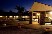 Karuah Motor Inn - parking