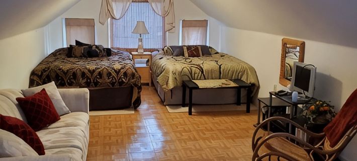 Cozy Cabin in the Woods on Big Trade Lake with Sauna and All Natural Cold Plunge バーネットのホテル