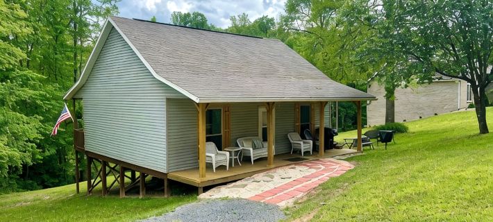 Summersville Lake Cottage Hotels in Nicholas County