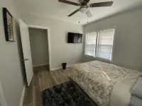 Coastal Comfort! Charming 3 bedroom, near beach and downtown Pensacola - 무료 와이파이