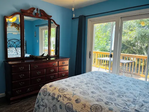 Island Paradise! Enjoy Our Duplex with a Pickleball Court and Basketball Hoop - balcony