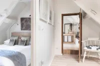 Chic Multi Award Winning  Luxury Cotswold Cottage - Sleeps 8 - Wifi