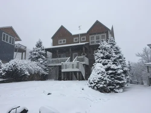6 Bdrm 5 Bath Sleeps 14 Ski in and Ski out Slopeside! - balcony