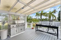 Nautical Haven 175 FT Private Waterfront/Dock/ Kayaks/Bicycles/5 Min to Shopping - 3 tähden
